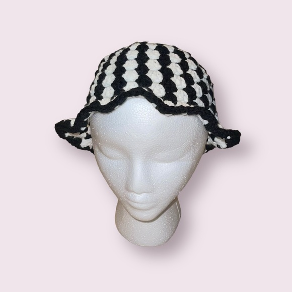 Granny stitch bucket hat - Picture 2 of 5